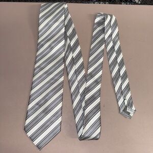 Marino Orlandi Men's Silk Neck Tie Gray Silver Diagonal Stripe 58" x 3.75
